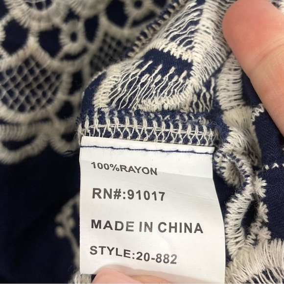 Solitaire Size Medium Embroidered Navy Scalloped Blouse Boho - Picture 6 of 8